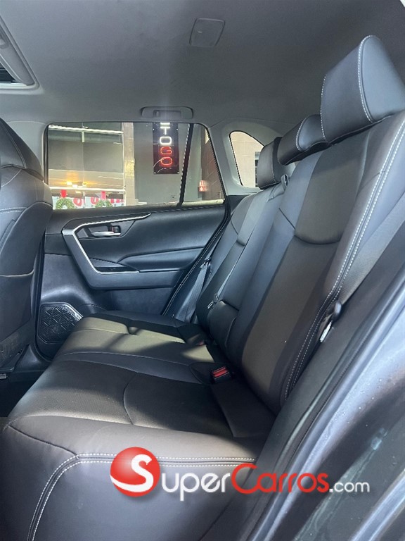 2021 Toyota RAV4 XLE Premium — foto 7 / 10