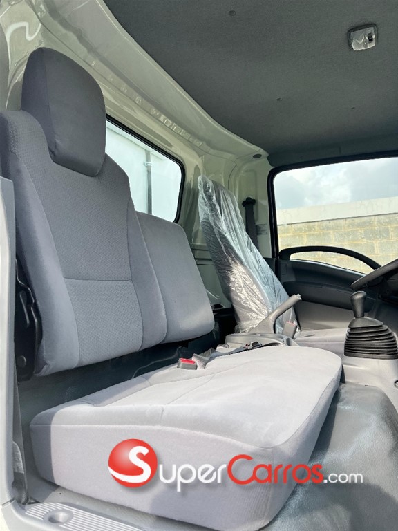 2025 Isuzu NQR 18 Pies — foto 2 / 11