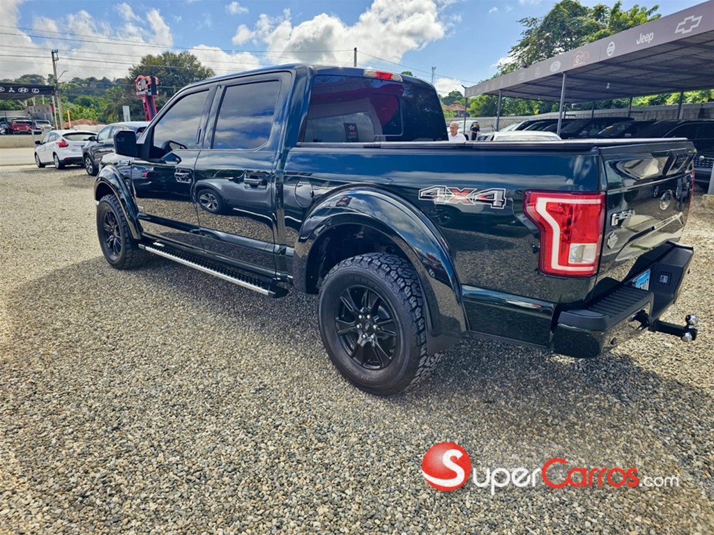 2015 Ford F 150 XLT — foto 6 / 12