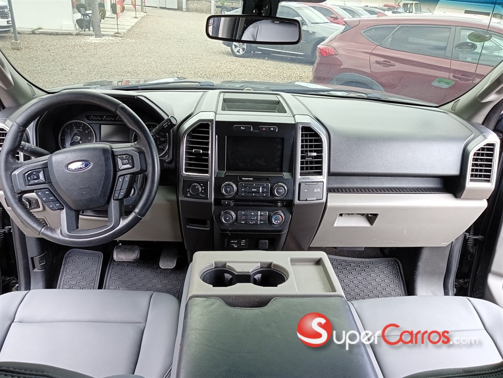 2015 Ford F 150 XLT — foto 10 / 12
