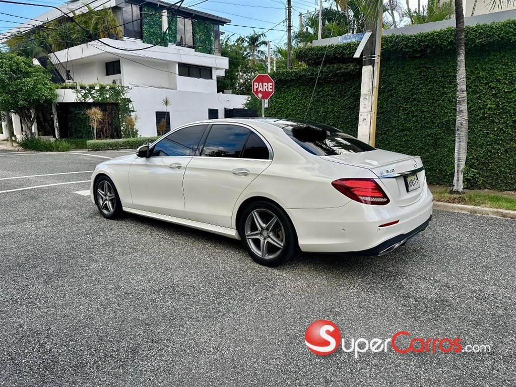 2017 Mercedes-Benz Clase E 300 — foto 2 / 9