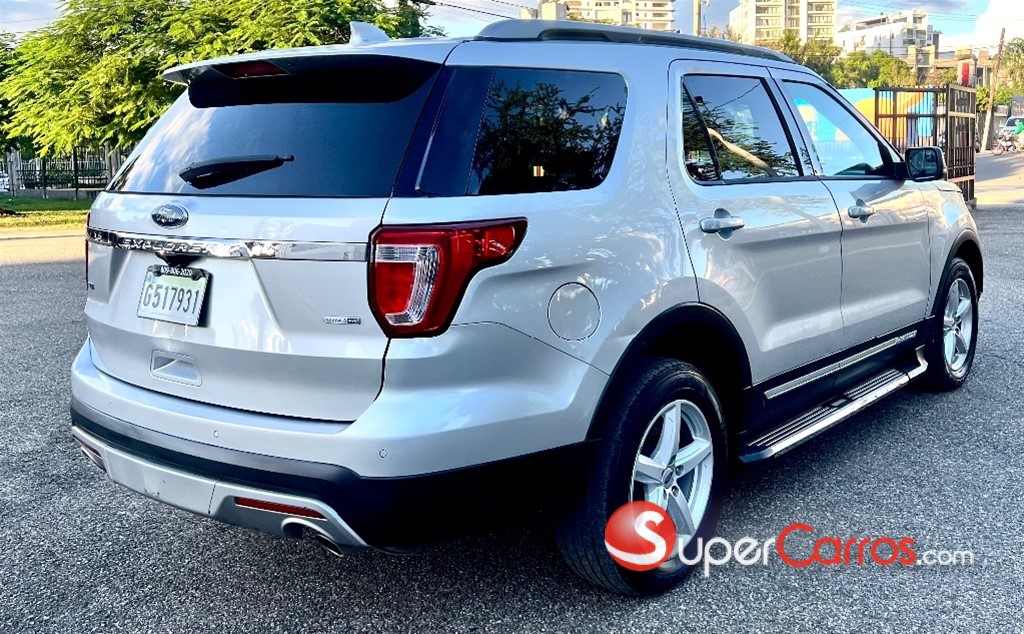 2016 Ford Explorer XLT 4WD — foto 2 / 12