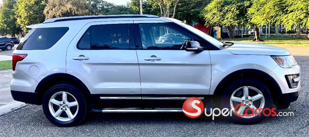 2016 Ford Explorer XLT 4WD — foto 3 / 12