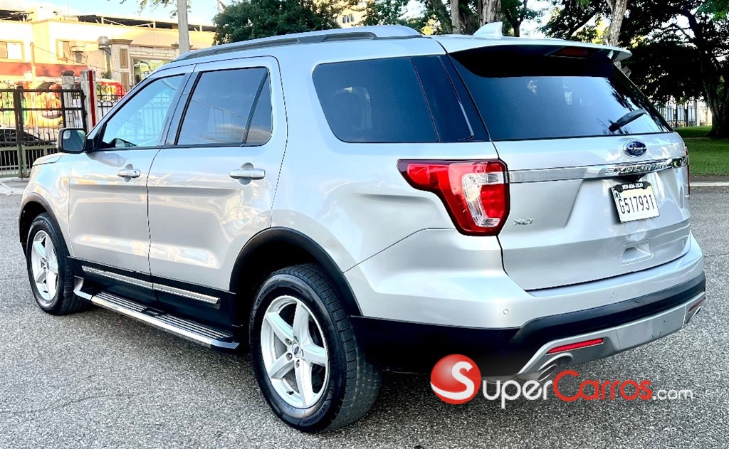 2016 Ford Explorer XLT 4WD — foto 6 / 12