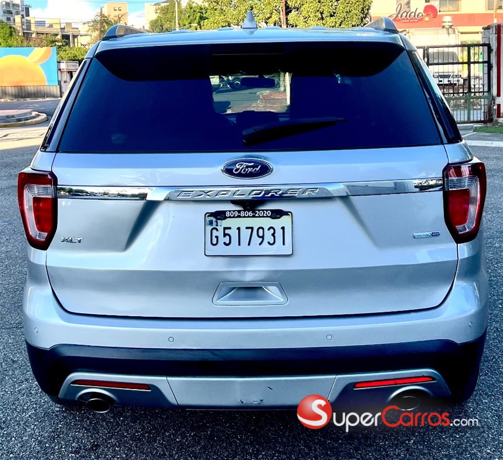 2016 Ford Explorer XLT 4WD — foto 7 / 12