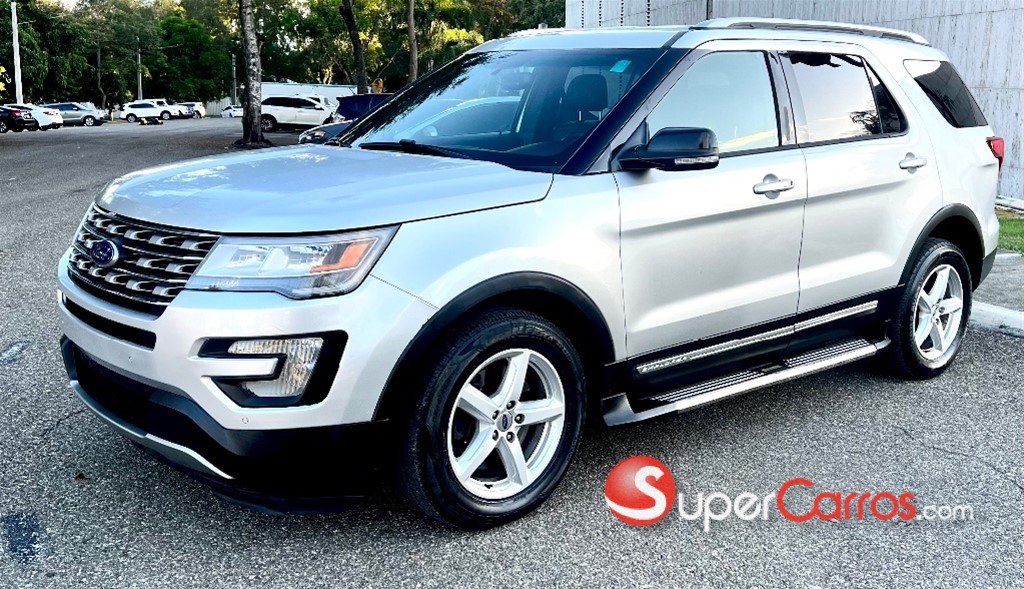 2016 Ford Explorer XLT 4WD — foto 8 / 12