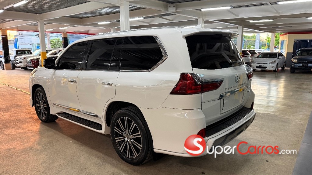2016 Lexus LX 570 — foto 2 / 12