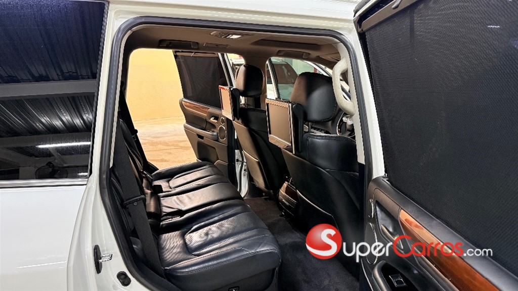 2016 Lexus LX 570 — foto 9 / 12