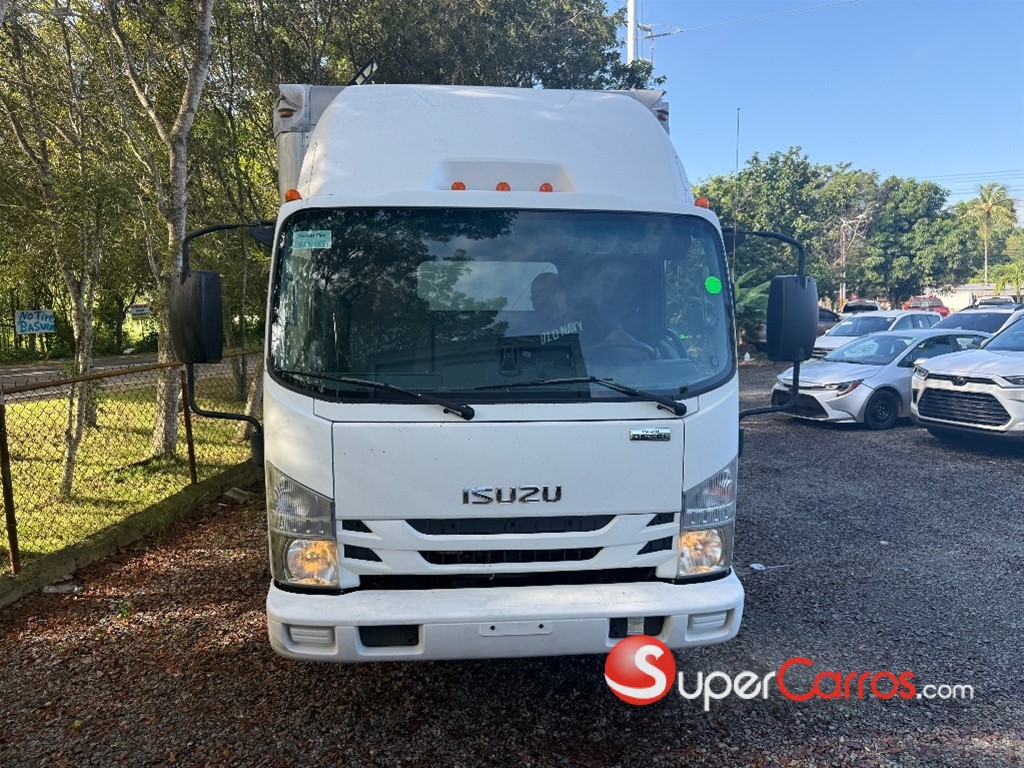 2016 Isuzu Camion Furgon — foto 8 / 11