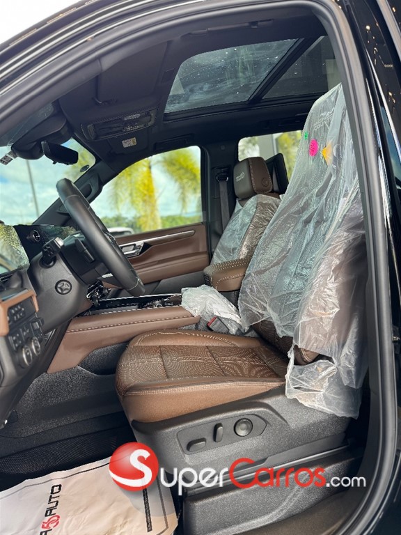 2025 Chevrolet Tahoe Highcountry Duramax — foto 4 / 12