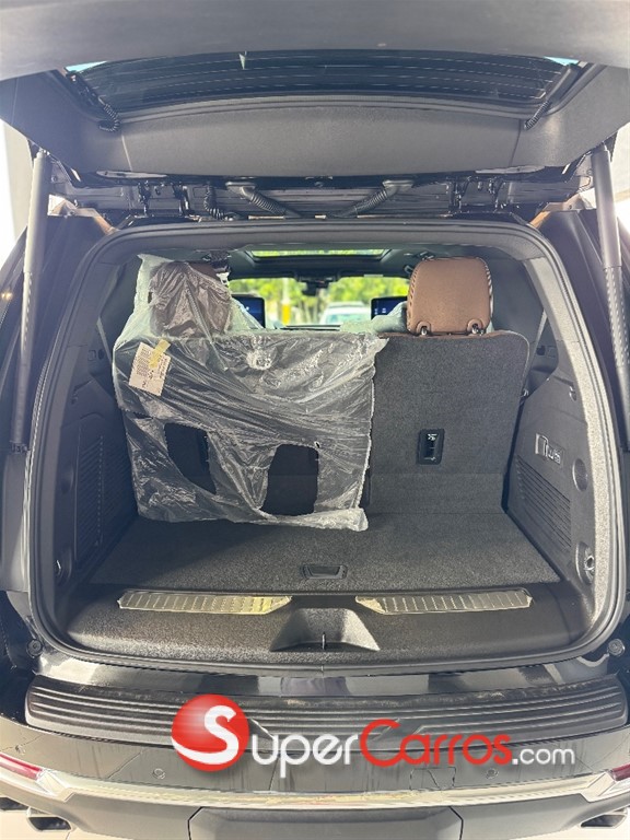2025 Chevrolet Tahoe Highcountry Duramax — foto 8 / 12