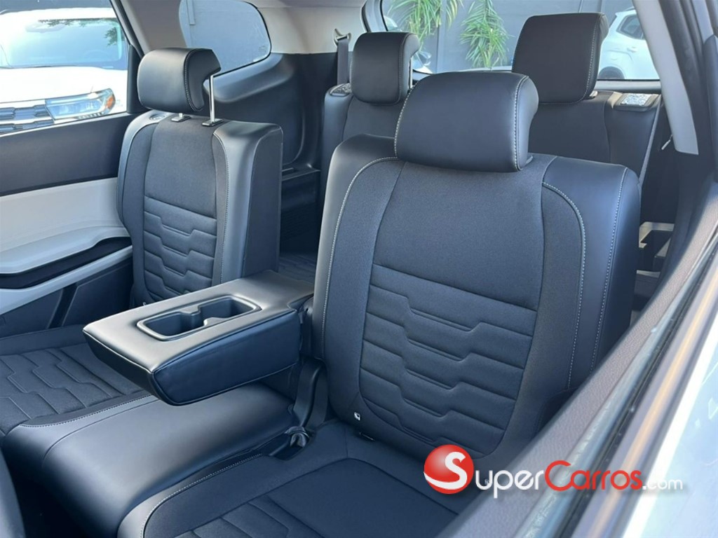 2027 Kia Carens — foto 8 / 10