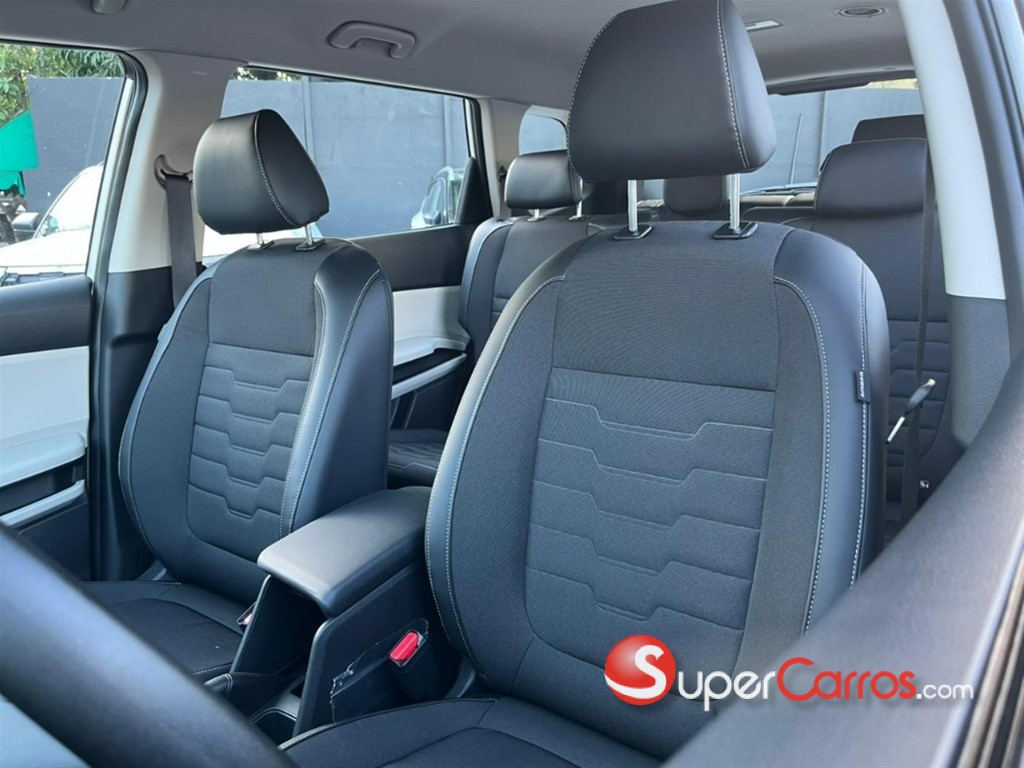 2027 Kia Carens — foto 9 / 10