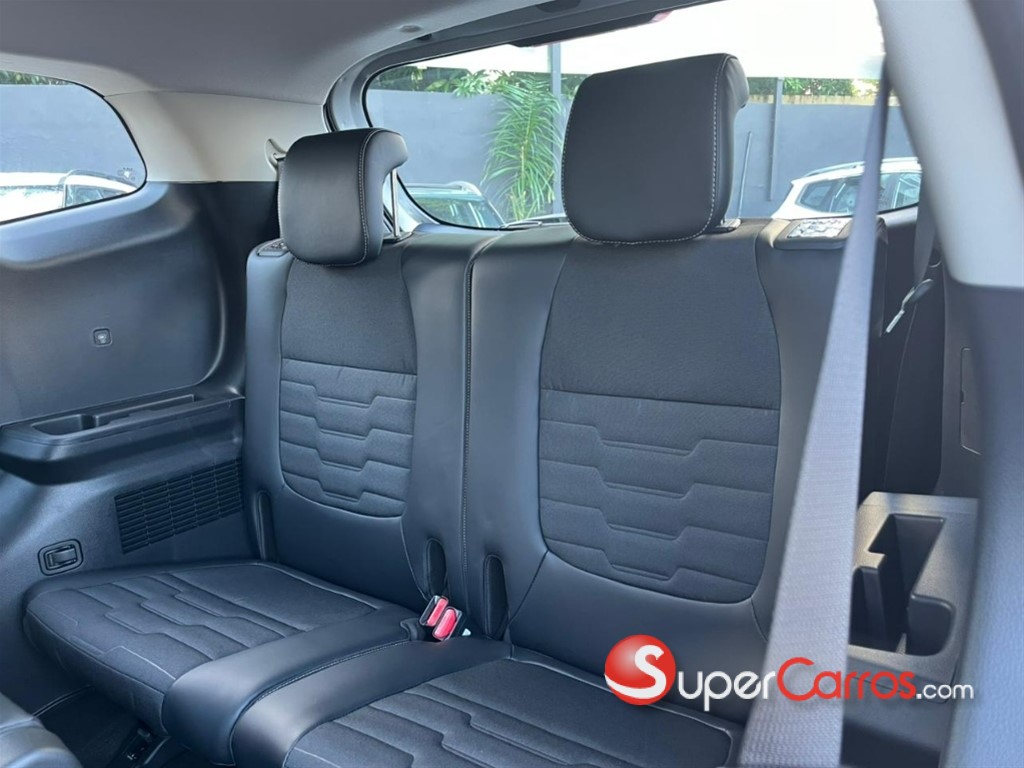 2027 Kia Carens — foto 10 / 10