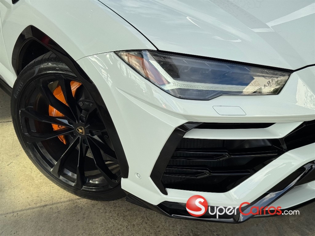 2019 Lamborghini Urus — foto 2 / 12