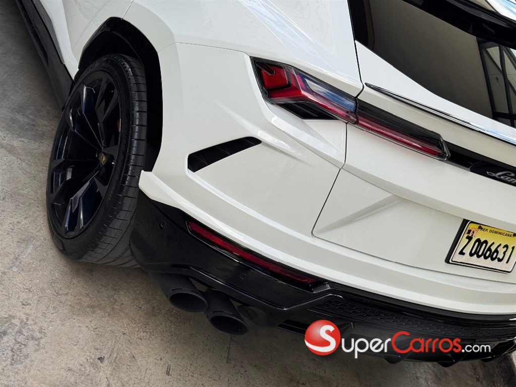 2019 Lamborghini Urus — foto 4 / 12