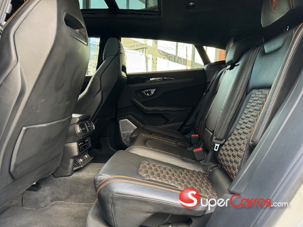 2019 Lamborghini Urus — foto 5 / 12