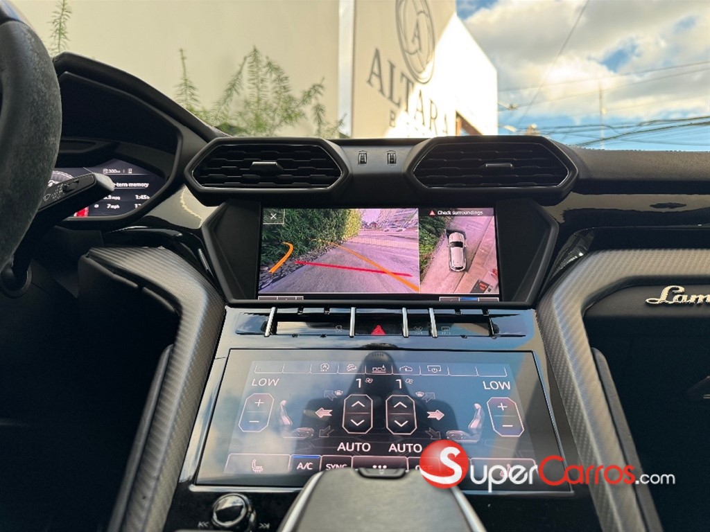 2019 Lamborghini Urus — foto 10 / 12