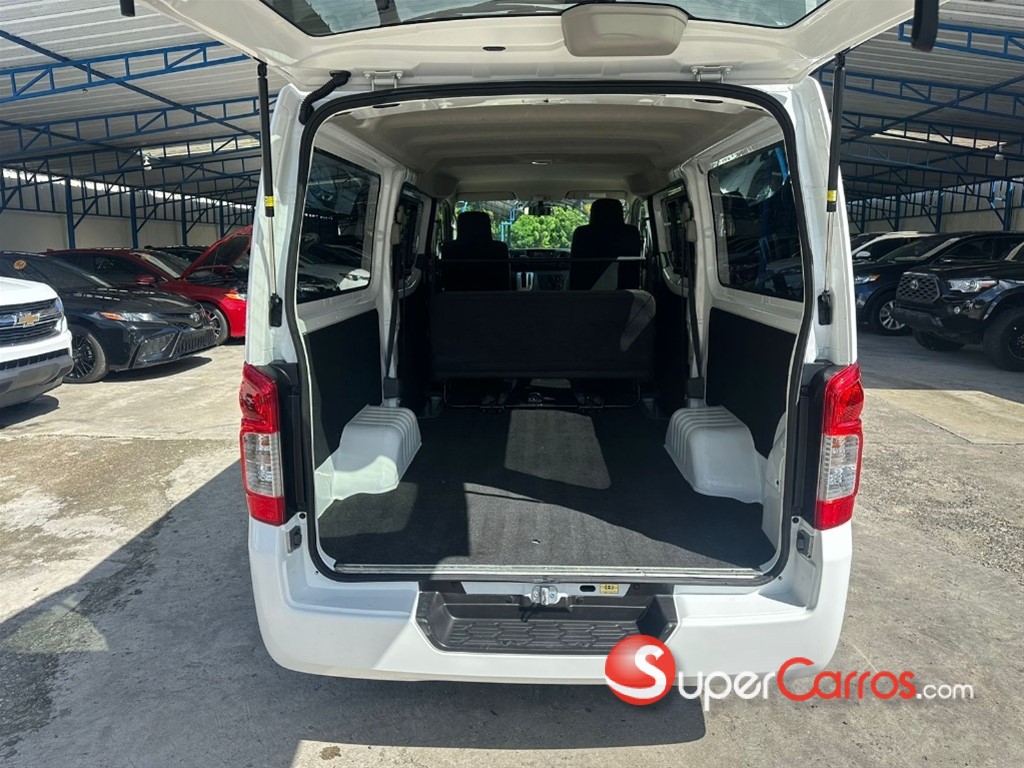 2020 Nissan Caravan — foto 12 / 12