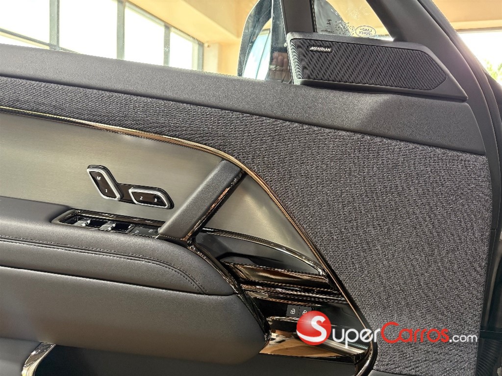 2025 Land Rover Range Rover SE — foto 7 / 11