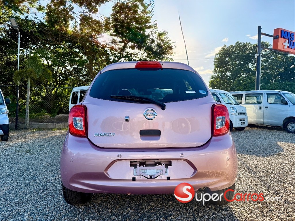 2022 Nissan March — foto 8 / 10