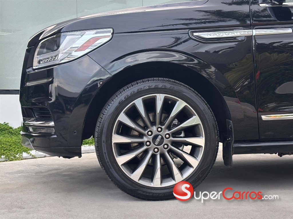 2020 Lincoln Navigator Reserve II Long — foto 2 / 9