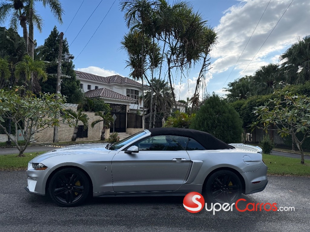 2018 Ford Mustang Ecoboost — foto 4 / 10