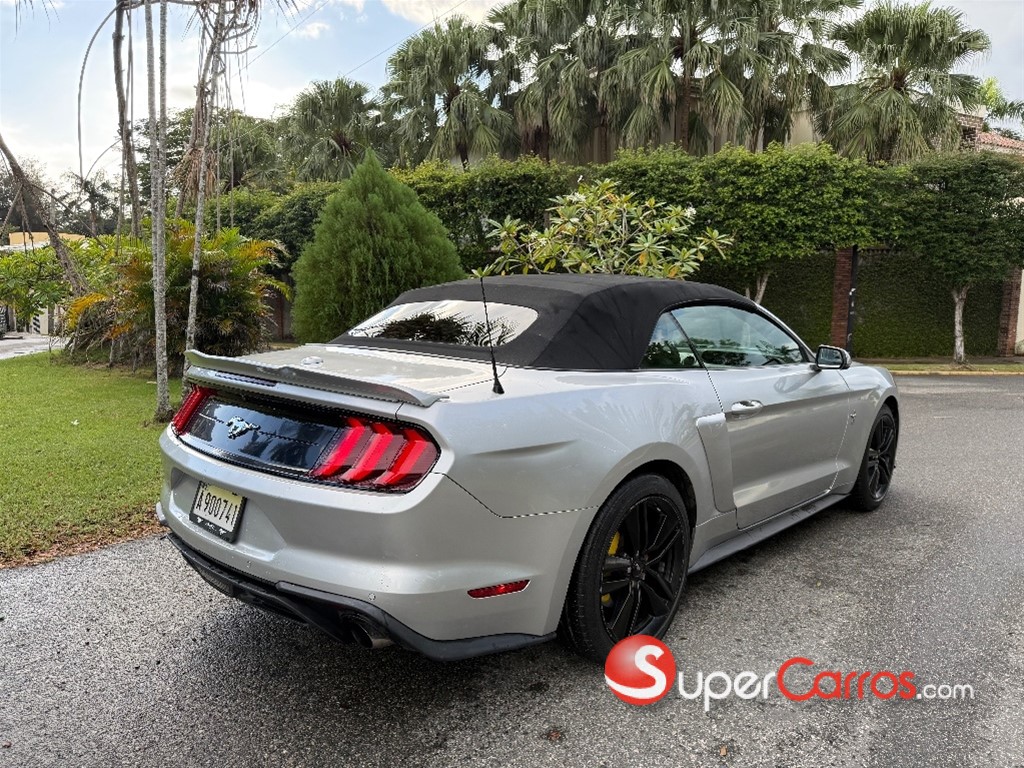 2018 Ford Mustang Ecoboost — foto 5 / 10