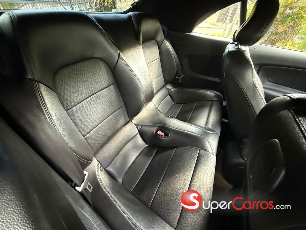 2018 Ford Mustang Ecoboost — foto 9 / 10