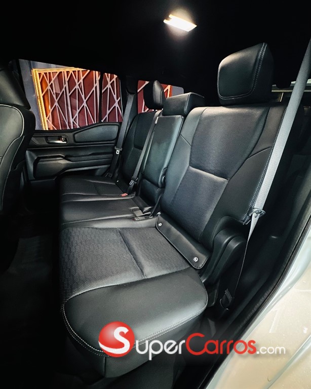2025 Toyota Land Cruiser Prado Adventure First Edition — foto 8 / 12