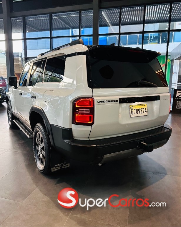 2025 Toyota Land Cruiser Prado Adventure First Edition — foto 10 / 12