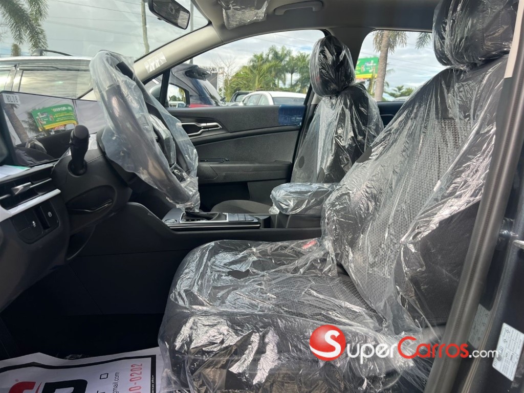 2027 Kia Sportage Sport — foto 10 / 12