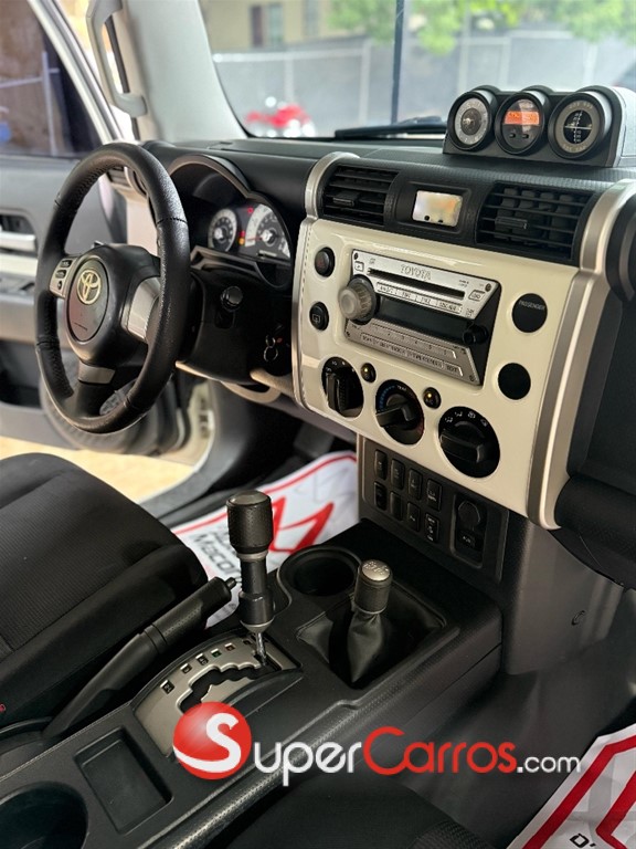 2010 Toyota FJ Cruiser Trail Team — foto 9 / 12