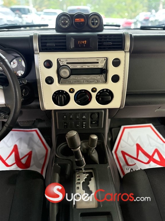 2010 Toyota FJ Cruiser Trail Team — foto 10 / 12