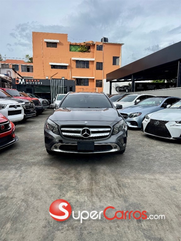 2017 Mercedes-Benz Clase GLA 250 — foto 2 / 10