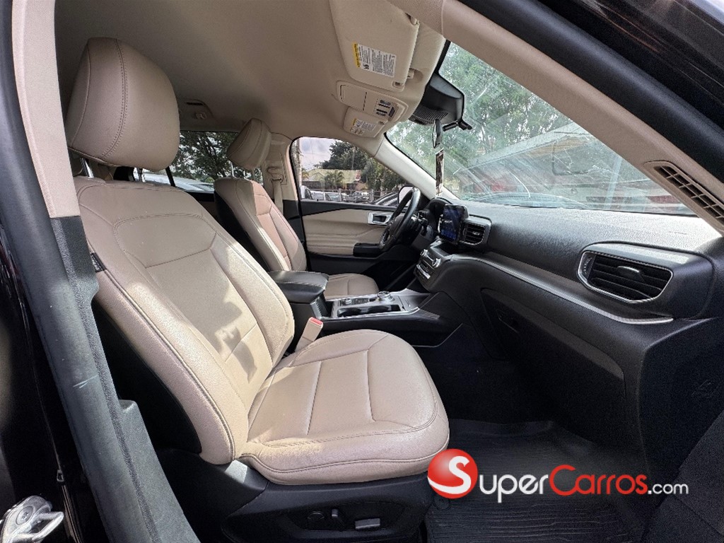 2020 Ford Explorer XLT 4WD — foto 8 / 11