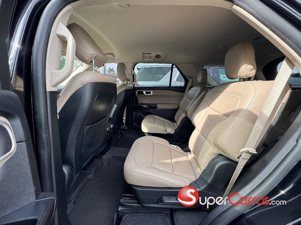 2020 Ford Explorer XLT 4WD — foto 9 / 11