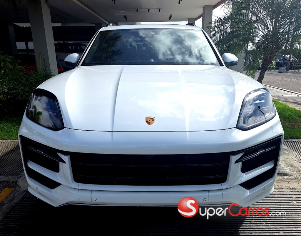 2026 Porsche Cayenne — foto 2 / 9