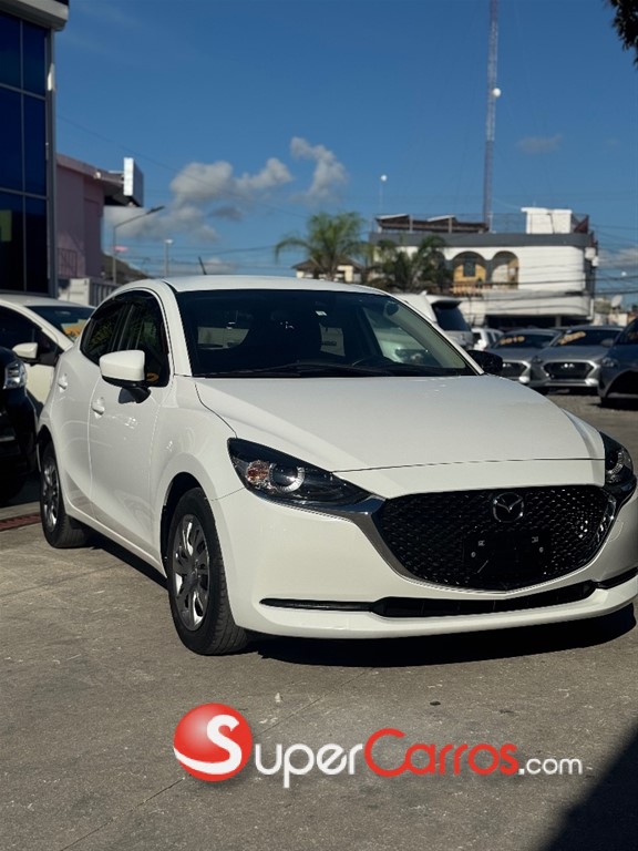 2020 Mazda 2 — foto 3 / 11