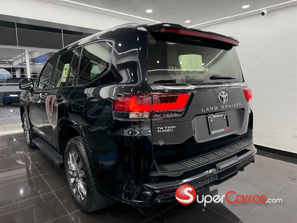 2025 Toyota Land Cruiser 300 GXR — foto 10 / 10