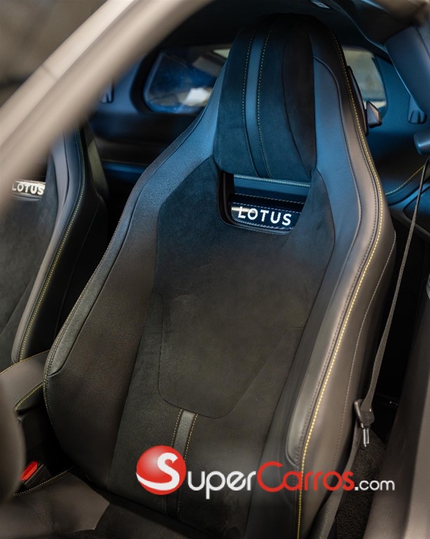 2024 Lotus Emira — foto 11 / 12