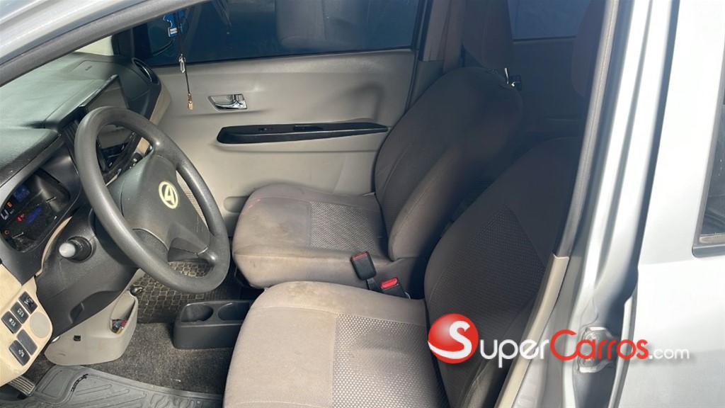 2016 Daihatsu Mira — foto 4 / 9