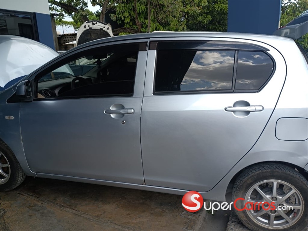 2016 Daihatsu Mira — foto 8 / 9
