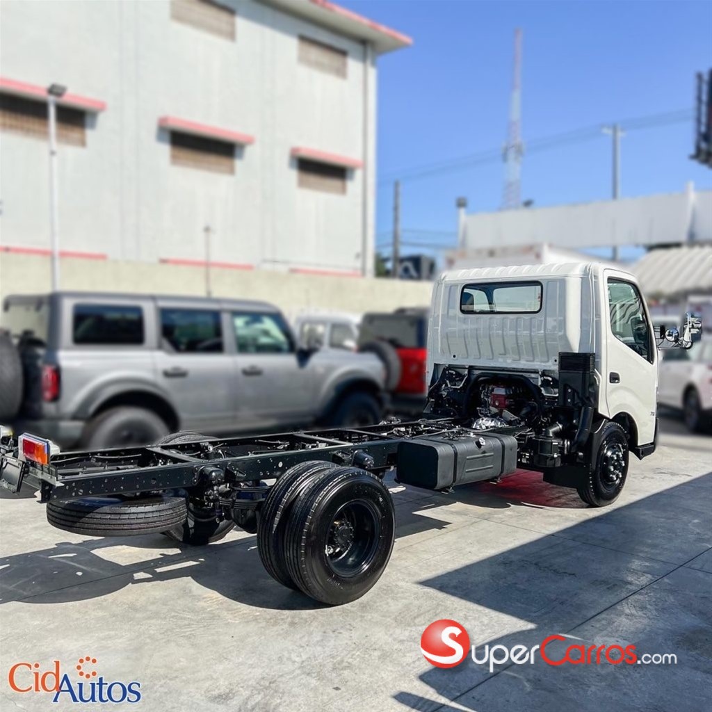 2026 Hino 300 — foto 2 / 10
