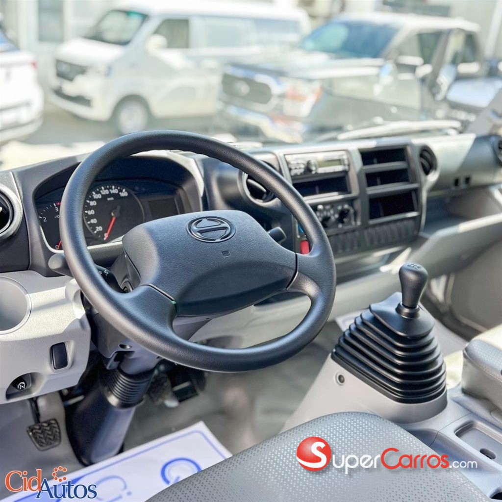 2026 Hino 300 — foto 4 / 10