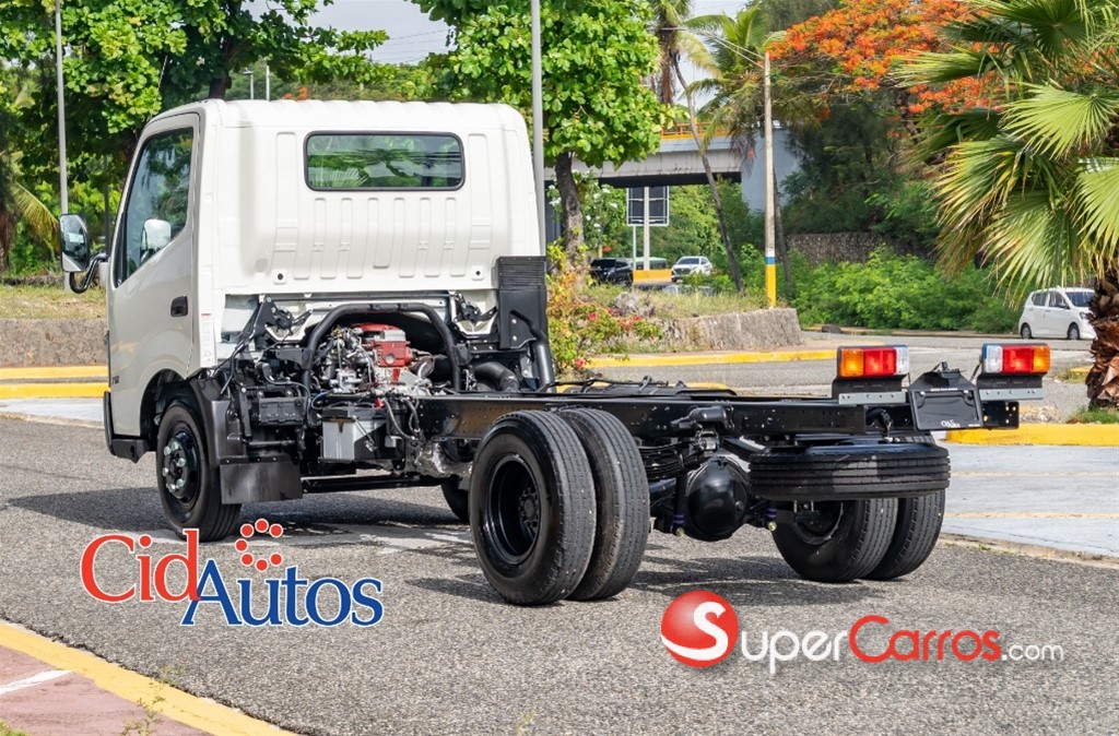 2026 Hino 300 — foto 9 / 10
