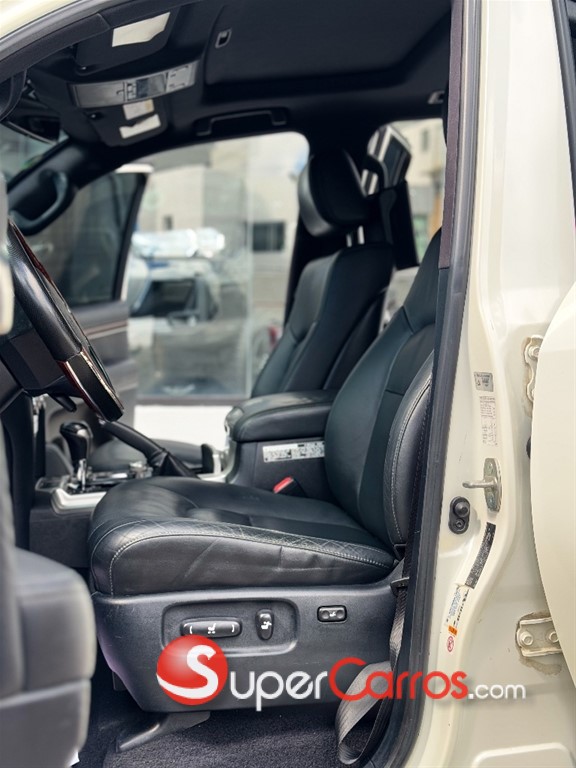 2017 Toyota Land Cruiser 200 VX-R — foto 3 / 11
