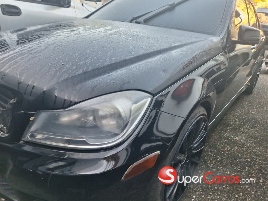 2013 Mercedes-Benz Clase C 250 — foto 3 / 7