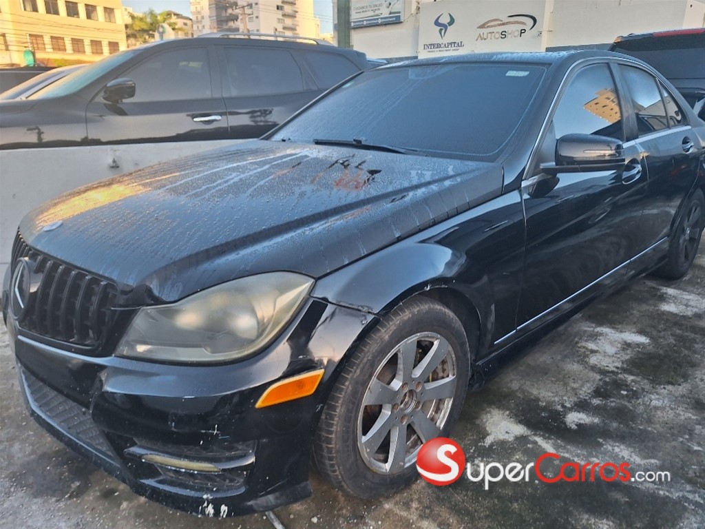 2014 Mercedes-Benz Clase C 250 — foto 2 / 7