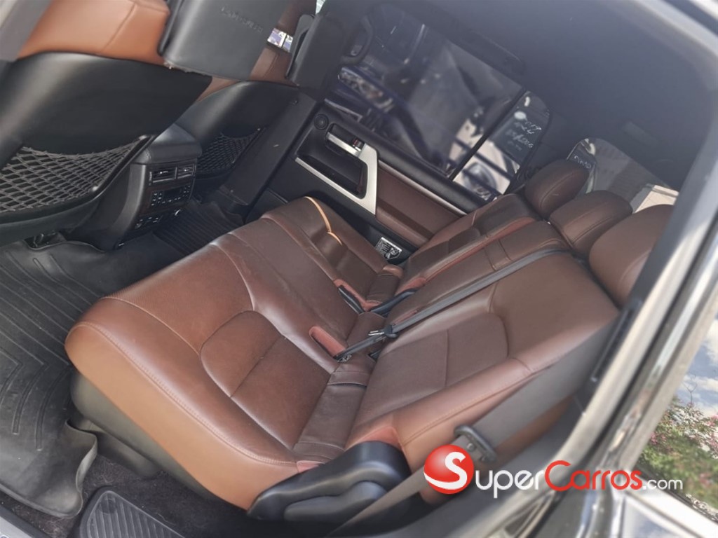 2018 Toyota Land Cruiser — foto 6 / 12